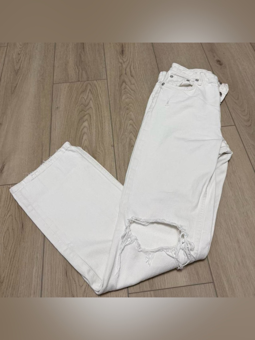 Zara White Straight-Leg Distressed Jeans